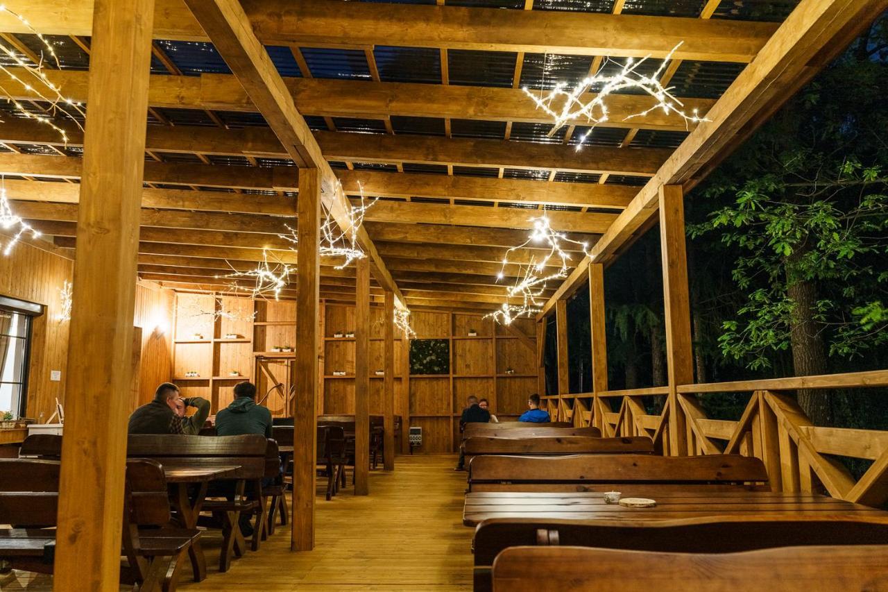 Zloty Jelen - Restauracja I Dom Goscinny Potok Zloty Kültér fotó