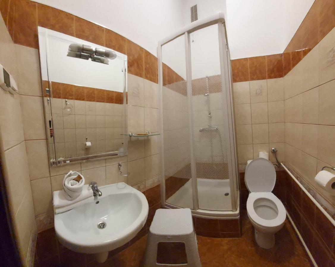 Zloty Jelen - Restauracja I Dom Goscinny Potok Zloty Kültér fotó