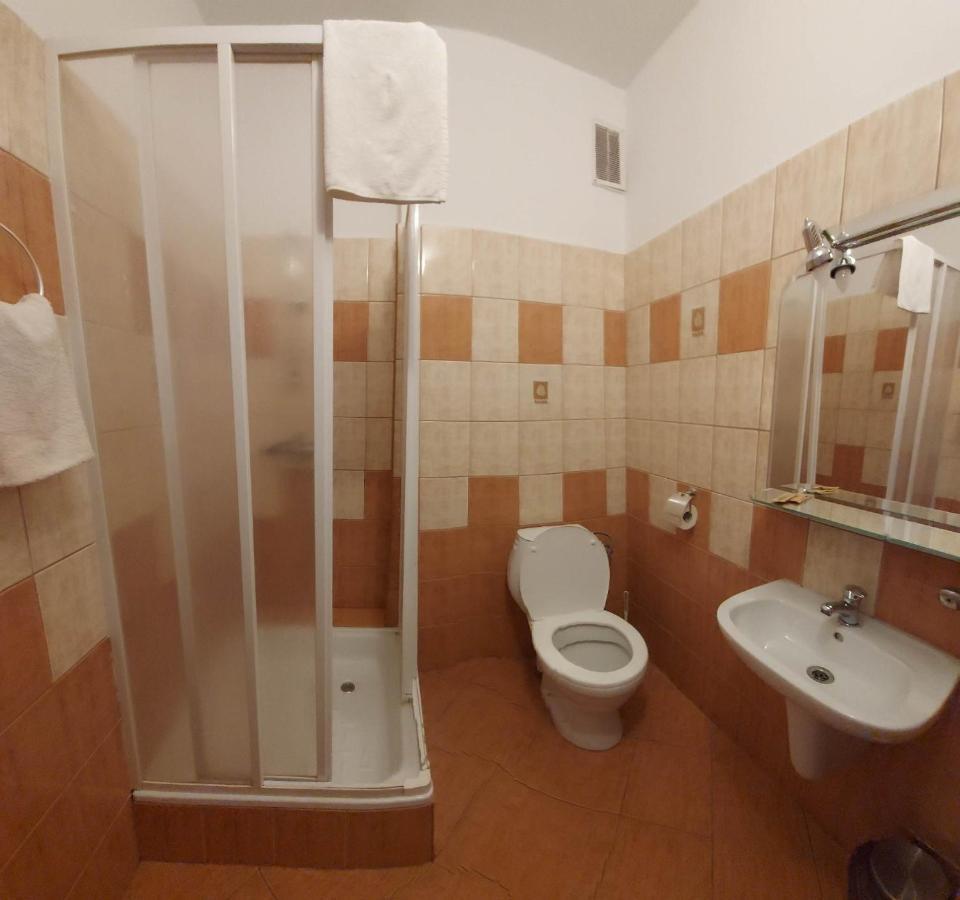Zloty Jelen - Restauracja I Dom Goscinny Potok Zloty Kültér fotó